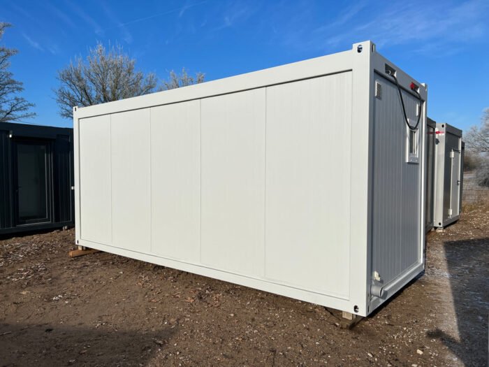 CONTENEDOR SANITARIO DE 6,00 x 2,44 M CON 5 SANITARIOS - Imagen 1