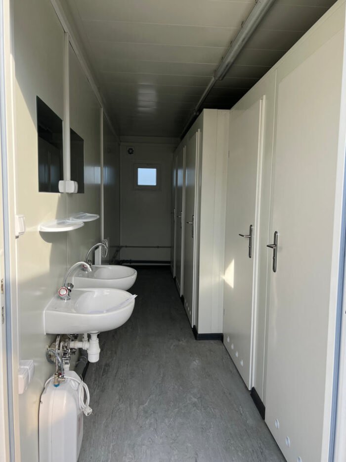 CONTENEDOR SANITARIO DE 6,00 x 2,44 M CON 5 SANITARIOS - Imagen 5