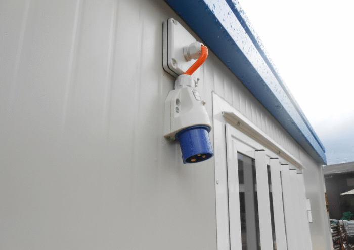 CONTENEDOR CON DUCHAS (DIM. 6.00 X 2.40 M) - Imagen 4