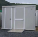 bloque sanitario pmr nuevo con wc pmr, lavabo pmr, wc estándar y lavamanos - Imagen 5