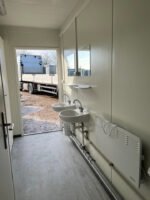 CONTENEDOR SANITARIO DE 6,00 x 2,44 M CON 5 SANITARIOS - Imagen 3